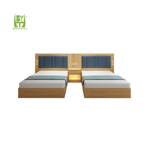 Insiemi su misura della camera da letto della mobilia della camera degli ospiti del letto di King Size dell'hotel dalla fabbrica per l'uso domestico del soggiorno dell'appartamento dell'hotel