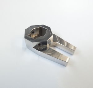 Services d'usinage CNC personnalisés pour pièces en laiton en acier inoxydable; Fraisage découpe laser anodisé noir fil EDM; Fournisseur japonais - Product Image 4