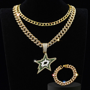 Set de Collar de Estrella para Hombre - Colgante Largo de Cinco Puntas y Pulsera Cubana con Incrustaciones de Diamantes, Regalo Completo de Joyería Hip Hop - Product Image 1