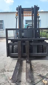 Chariot élévateur TCM 8 T d'occasion, moteur diesel à mât 2 étages de 8 tonnes, faible durée, hauteur de levage de 3000mm, bien entretenu, prêt à fonctionner - Product Image 4