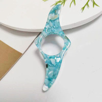 Marque-page ergonomique en acrylique transparent iridescent avec anneau de pouce creux pour la lecture, motif confettis arc-en-ciel en résine