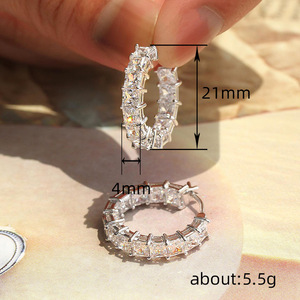 Orecchini a Cerchio Quadrati per Donne, Design Geometrico Semplice, Accessori per Orecchie da Indossare Quotidianamente - Product Image 4