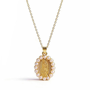 Collier perles Vierge Marie - Bijoux religieux luxe léger, chaîne clavicule élégante, pendentif femme en gros - Product Image 1