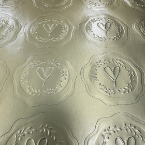 Venta caliente oro en relieve sellado etiqueta adhesiva embalaje pegatina para sobres - Product Image 1