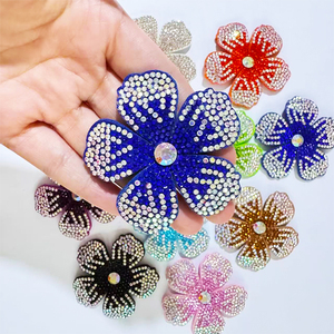 Wholesale 3D Rhinestone Flower <strong>Patches</strong> with <strong>Sew</strong> <strong>on</strong> Beads Applique for DIY Wedding Dresses Shoes Bags Garment Accessories - Product Image 1