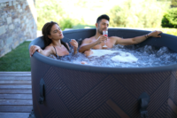 Jacuzzi gonflable extérieur Baignoires de spa Bain à bulles Bain à remous gonflable Piscine Bain à remous et spa Jacuzzi