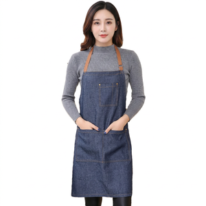 Elegante delantal de cocina de mezclilla con detalles de cuero color canela - Ropa de trabajo protectora resistente para chefs y panaderos - Product Image 3