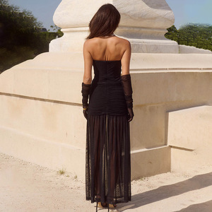 Vestido de Noche Largo Asimétrico con Hombros Descubiertos, de Malla, sin Tirantes, de Cintura Alta y Ajuste Delgado - Product Image 3