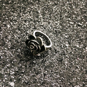 Anello Vintage a Forma di Rosa per Donne, Accessorio Minimalista alla Moda per Dito Indice, Regalo - Product Image 3