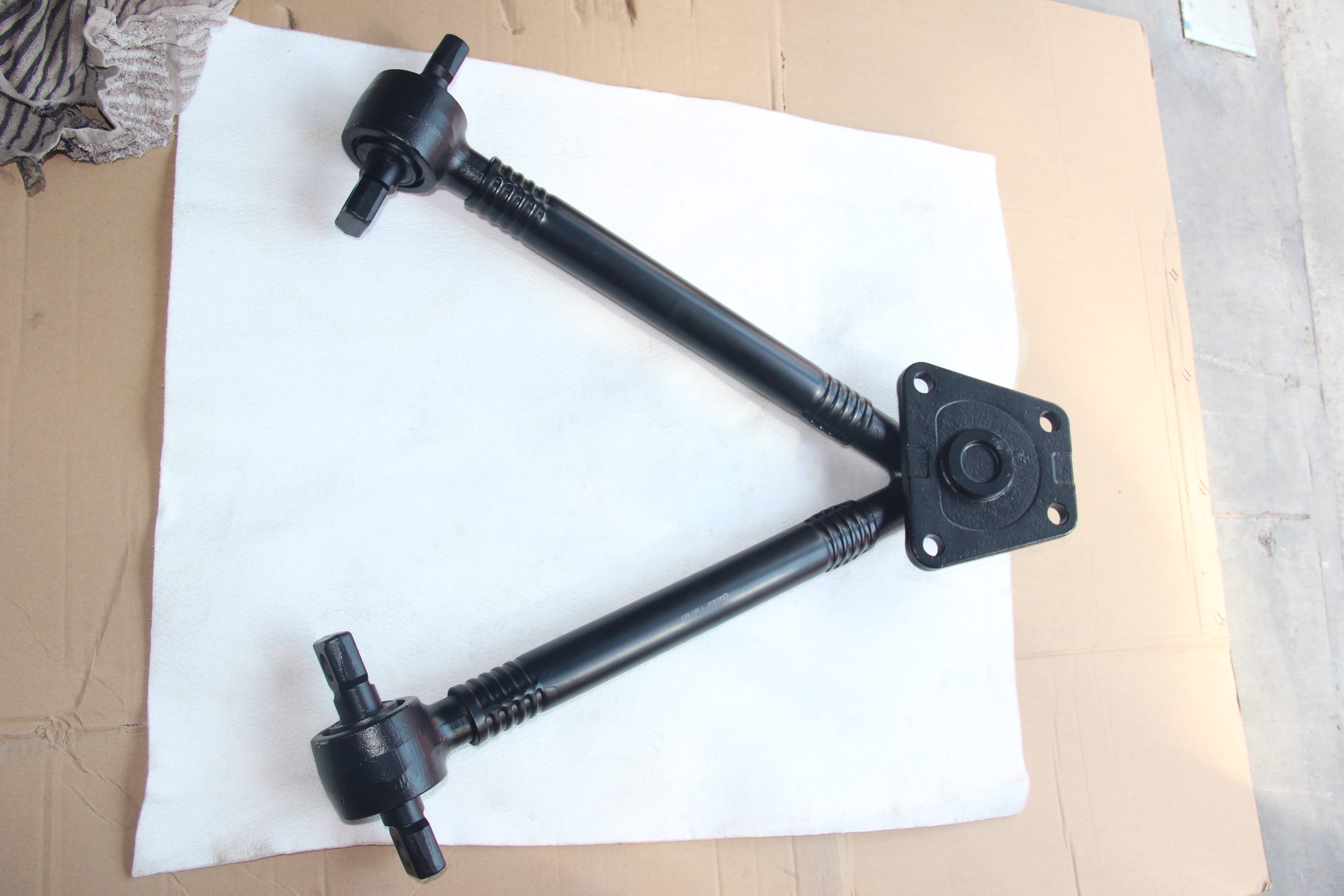 105 1361651 1617096 V-Stay für LKW-Federung lenker FÜR DAF LF 45 LF 55