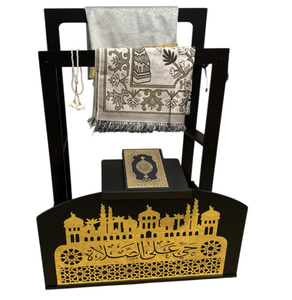 Corano in legno nero e oro e supporto per tappeti da preghiera con calligrafia araba - Product Image 1