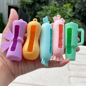 เคสซิลิโคนสำหรับลิปสติกแบบใหม่ พร้อมพวงกุญแจ ป้องกันการหลุด กระเป๋าห้อยพกพาสะดวก ใช้ได้กับทุกโอกาส - Product Image 2