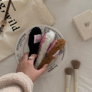 Peigne à coussin d'air en poils d'agneau pour fille mignonne Mini peigne de massage portable avec cœur Peigne de maquillage antistatique et moelleux - Product Image 5