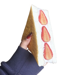 Réplique de sandwich au kiwi en plastique, modèle de présentation, délicieuse réplique estivale crémeuse et moelleuse, tranche de pain au yaourt fouetté, pour décoration de café - Product Image 1