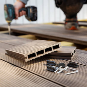 Piastrelle per decking in WPC composito, design moderno, coestrusione antiscivolo, ecologiche per pavimenti flottanti, uso esterno, piscina - Product Image 1