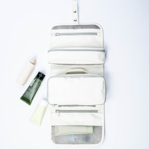Sac de voyage de style japonais imperméable grande capacité pour cosmétiques, en tissu Oxford avec fermeture éclair et fermoir, logo personnalisable - Product Image 4