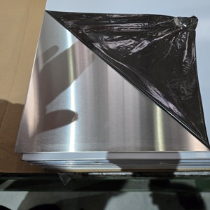 Vente directe d'usine Plaque en acier inoxydable AISI 304/316/430/904L/316L Épaisseur 0,8-5 mm BA Feuilles d'acier inoxydable ASTM - Product Image 4