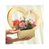 Vente en gros Emballage de boîtes cadeaux à fleurs roses en forme de cœur Boîte à fleurs pour bouquet de savon de rose biodégradable avec dossier en ruban