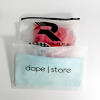 Sac à zip-lock en plastique givré avec logo imprimé personnalisé de haute qualité Vente en gros d'usine pour chandails chaussettes chaussures Emballage mat réutilisable