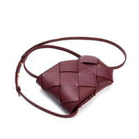 Sac à bandoulière tissé pour femmes, petit sac à main croisé, mini sac à main tendance pour le shopping quotidien et les voyages