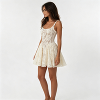 Robe mini blanche en dentelle à fines bretelles, col carré, jupe évasée, élégante pour soirée, mariage, invitées, vêtements de mode pour femmes