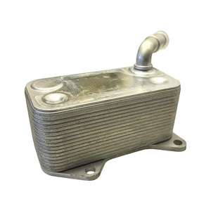 อะไหล่ทดแทนชุดระบายความร้อนน้ำมันเครื่อง Audi A6L C6 2.0T รุ่น 06D 117 021C - Product Image 3