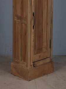 Vitrine en bois massif avec design élégant en verre et étagères de rangement spacieuses pour les maisons modernes - Product Image 2