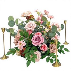 Composition florale de mariage faite à la main en soie artificielle, centre de table en roses pour événements et décorations - Product Image 1