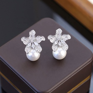 Luxurious New Geometric Pearl <b>Stud</b> Earrings Women Gold Plated Tibetan <b>Silver</b> Zircon Main Stone Stylish Versatile Design - Product Image 4