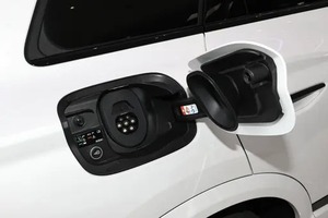 Venta de Auto: A/<span class=keywords><strong>U</strong></span>/<span class=keywords><strong>D</strong></span>/I Q6L E-tron 2026 Edición de Lanzamiento, Autonomía de 752 km, Batería de 107 kWh, Motor de 205 kW - Product Image 6