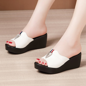Xuanhui sandali estivi da spiaggia all'aperto antiscivolo scivoli neri di lusso <span class=keywords><strong>con</strong></span> tacco a <span class=keywords><strong>zeppa</strong></span> da donna - Product Image 4