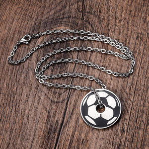 Collier pendentif de mode pour femme, bijoux fins, collier en acier inoxydable, collier en résine avec ballon de football - Product Image 1