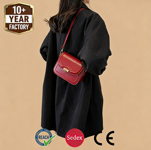 Sac bandoulière en cuir rouge personnalisé ZP8177 WEEKS pour femmes, <span class=keywords><strong>sacoche</strong></span> tendance avec fermoir métallique, fabricant <span class=keywords><strong>de</strong></span> sacs à main OEM/ODM - Product Image 3