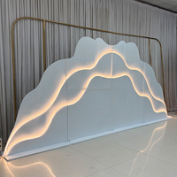 Panneau de fond ondulé en métal pour mariage, avec éclairage LED, sans assemblage, pour la décoration de scène d'événements et de fêtes - Vente en gros usine