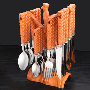Manche en grain de bois <span class=keywords><strong>couverts</strong></span> en acier inoxydable ensemble de <span class=keywords><strong>24</strong></span> pièces Ins vaisselle couteau fourchette cuillère ménage 4 pièces ensemble de <span class=keywords><strong>couverts</strong></span> - Product Image 1