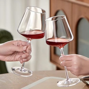 <span class=keywords><strong>Verre</strong></span> à <span class=keywords><strong>Vin</strong></span> Rouge Carré de Luxe Européen Haut de Gamme 550 ml, Gobelet Bourgogne en Cristal de Style Classique Coloré, pour Occasions Prestigieuses - Product Image 1