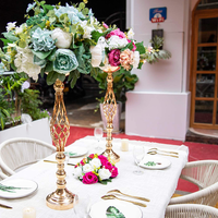 Pièce maîtresse de table de mariage en métal doré, support de fleurs en fer moderne de luxe pour les fêtes, décoration de mariage haute