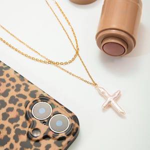 Collar de Cadena de Doble Capa con Cruz y Perla de Agua Dulce, Chapado en Oro de 18k, Resistente al Agua, con Diseño Religioso Cristiano - Product Image 2