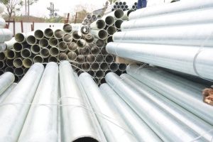 Système de clôture en acier robuste pour la protection des autoroutes et des voies ferrées, panneaux de clôture de sécurité galvanisés et thermolaqués pour l'extérieur - Product Image 2