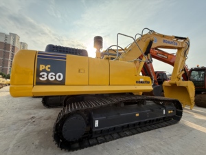รถขุดตีนตะขาบ Komatsu PC360-7 มือสองจากญี่ปุ่นแท้ น้ำหนัก 36 ตัน เหมาะสำหรับงานจัดเก็บวัสดุก่อสร้างและงานเติมดิน - Product Image 3