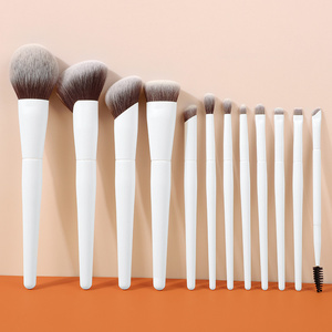 12 Pcs Poudre <span class=keywords><strong>de</strong></span> Lavage Synthétique Premium Blanc Fabricant Haute Qualité Vegan Personnalisé Pinceaux <span class=keywords><strong>de</strong></span> Maquillage Professionnel - Product Image 1