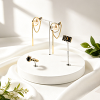 Présentoir de Comptoir en Métal de Luxe pour Bijoux : Plateau pour Colliers, Bracelets, Boucles d'Oreilles et Bagues – Idéal pour Vitrines de Magasins et Boutiques