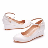 Nouvelles chaussures de mariée à talons compensés blancs à bout rond de 5,5 cm, chaussures compensées à plateforme, chaussures de mariée compensées