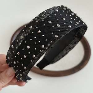 Serre-tête coréen rétro en tissu à large bord pour femme avec strass, accessoire capillaire vintage à dents et design antidérapant - Product Image 4