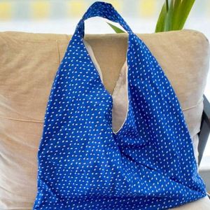 Grand sac fourre-tout en coton bleu à fleurs, sac à bandoulière réutilisable personnalisé, sac de shopping portable, été, automne, printemps, voyage, sac écologique pour femmes - Product Image 1