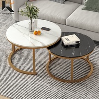 Table basse moderne de luxe en marbre avec pieds en acier inoxydable, mobilier design pour villas