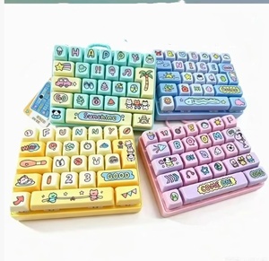 <b>Mechanical</b> <b>Keyboard</b> Shaped Keychain Pendant Couple Bag Charm Unisex Toy for Stress Relief and Venting Ages 15+ - Product Image 5