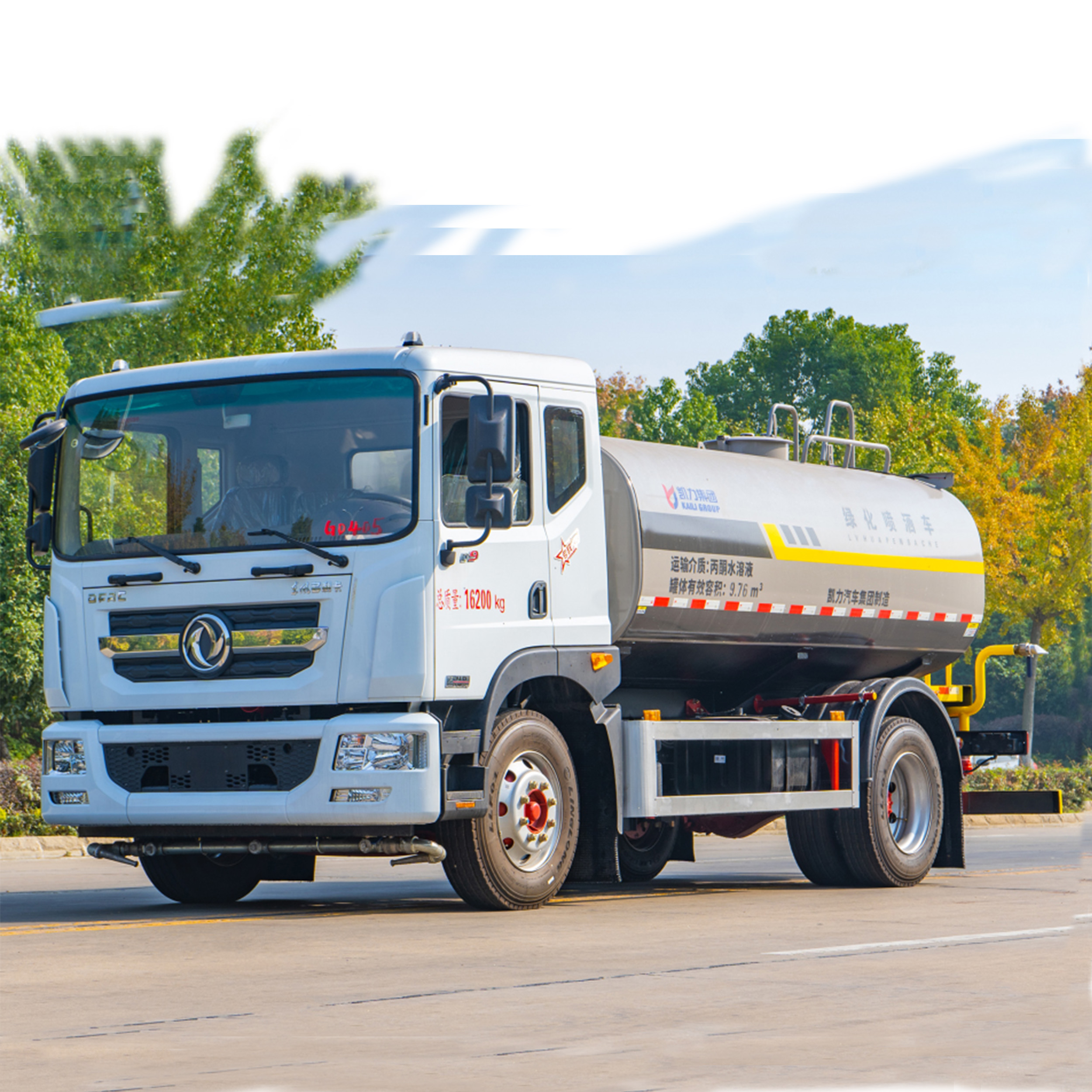 Водораспылительная тележка Dongfeng 15 м3