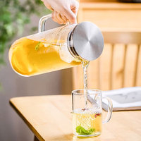 Grande carafe en verre borosilicate résistant à la chaleur, avec couvercle en acier inoxydable et poignée en verre, 1,6 L, moderne, pour jus, thé, bière, boissons