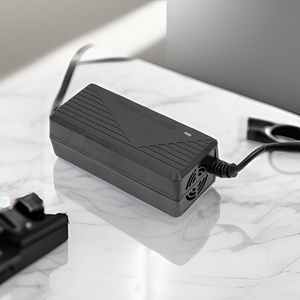 Chargeur d'outils électriques 120W, ignifuge, avec contrôle intelligent de la température, DFM Review pour réduire les risques de production en série - Product Image 1